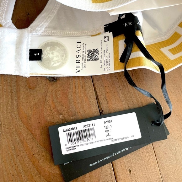 Versace Greca border lingerie set in white NWT - Picture 7 of 9